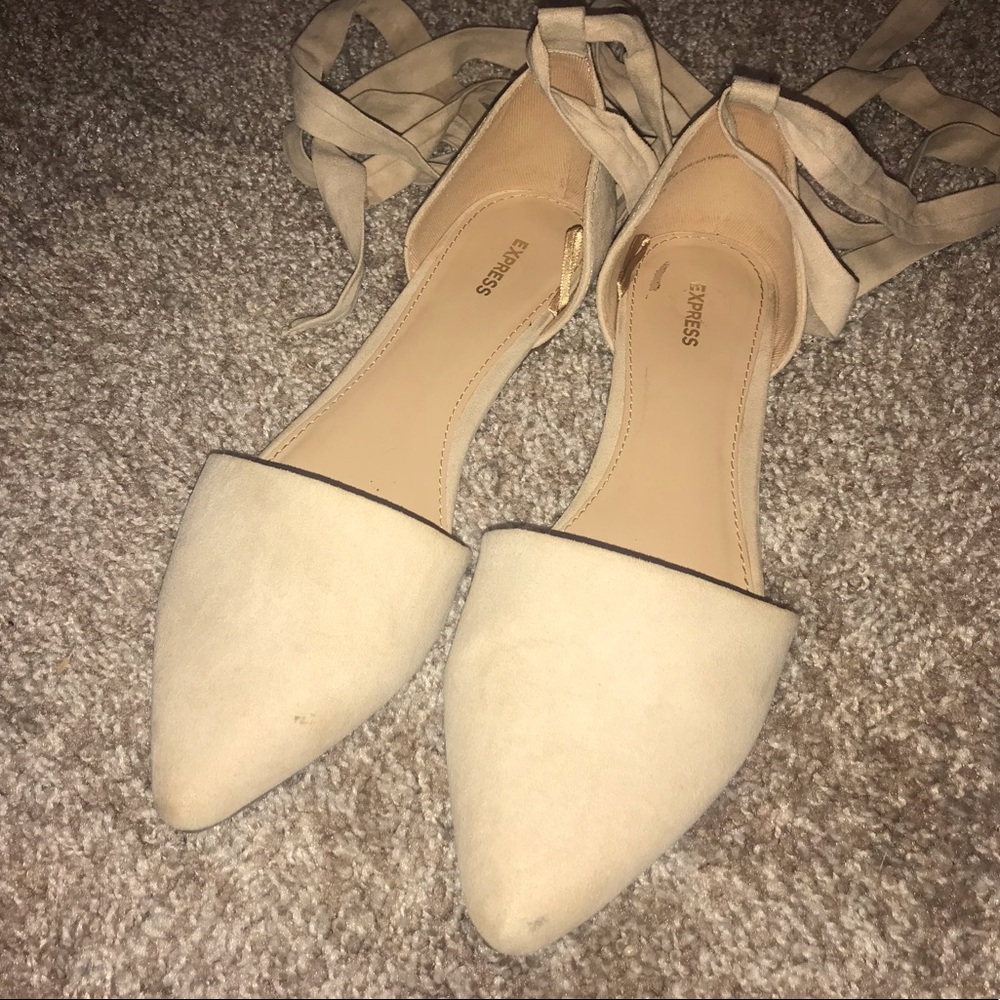 Beige/Nude flats